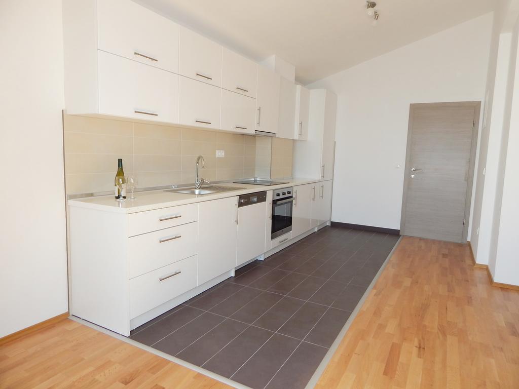 King Apartment Podstrana